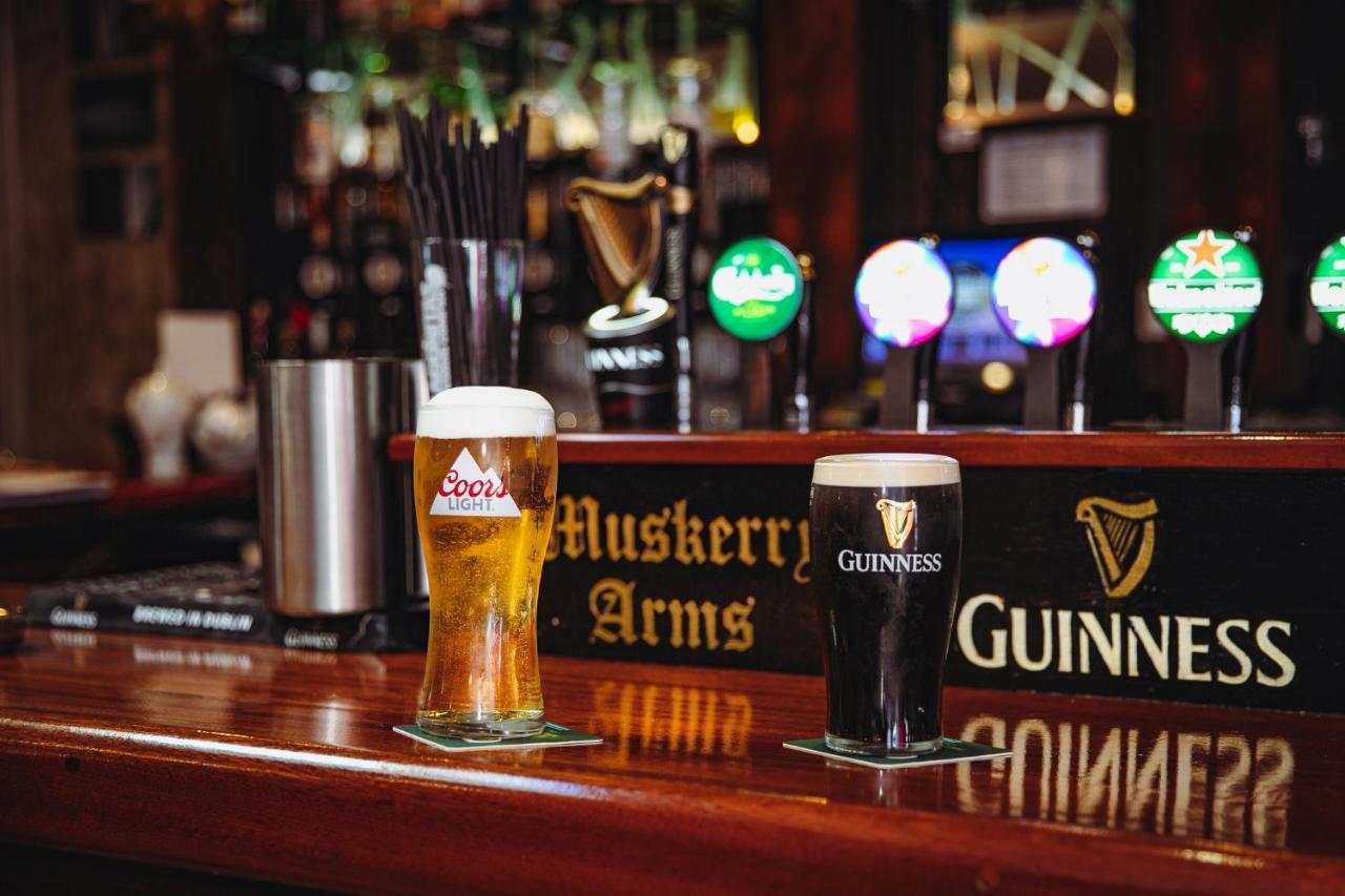 Muskerry Arms Bar And B&B Blarney Eksteriør bilde