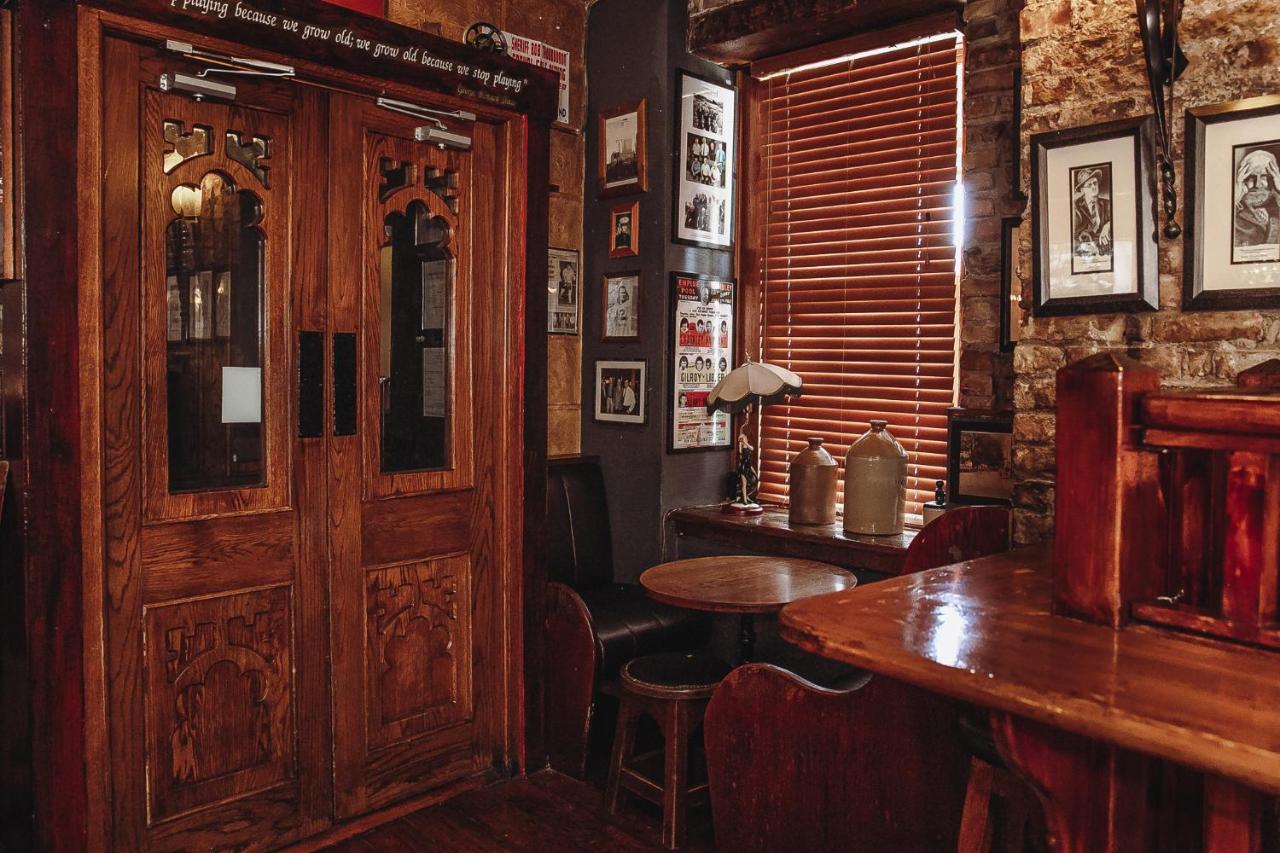 Muskerry Arms Bar And B&B Blarney Eksteriør bilde