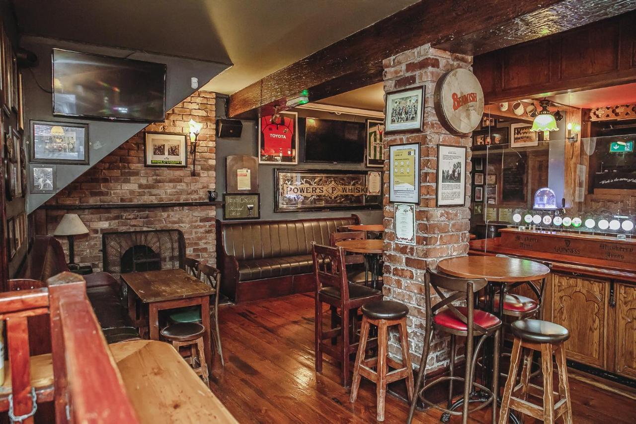 Muskerry Arms Bar And B&B Blarney Eksteriør bilde