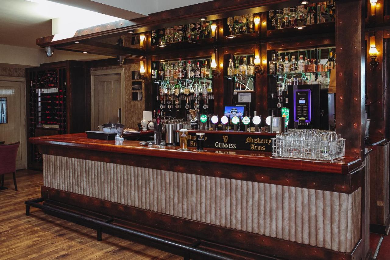 Muskerry Arms Bar And B&B Blarney Eksteriør bilde