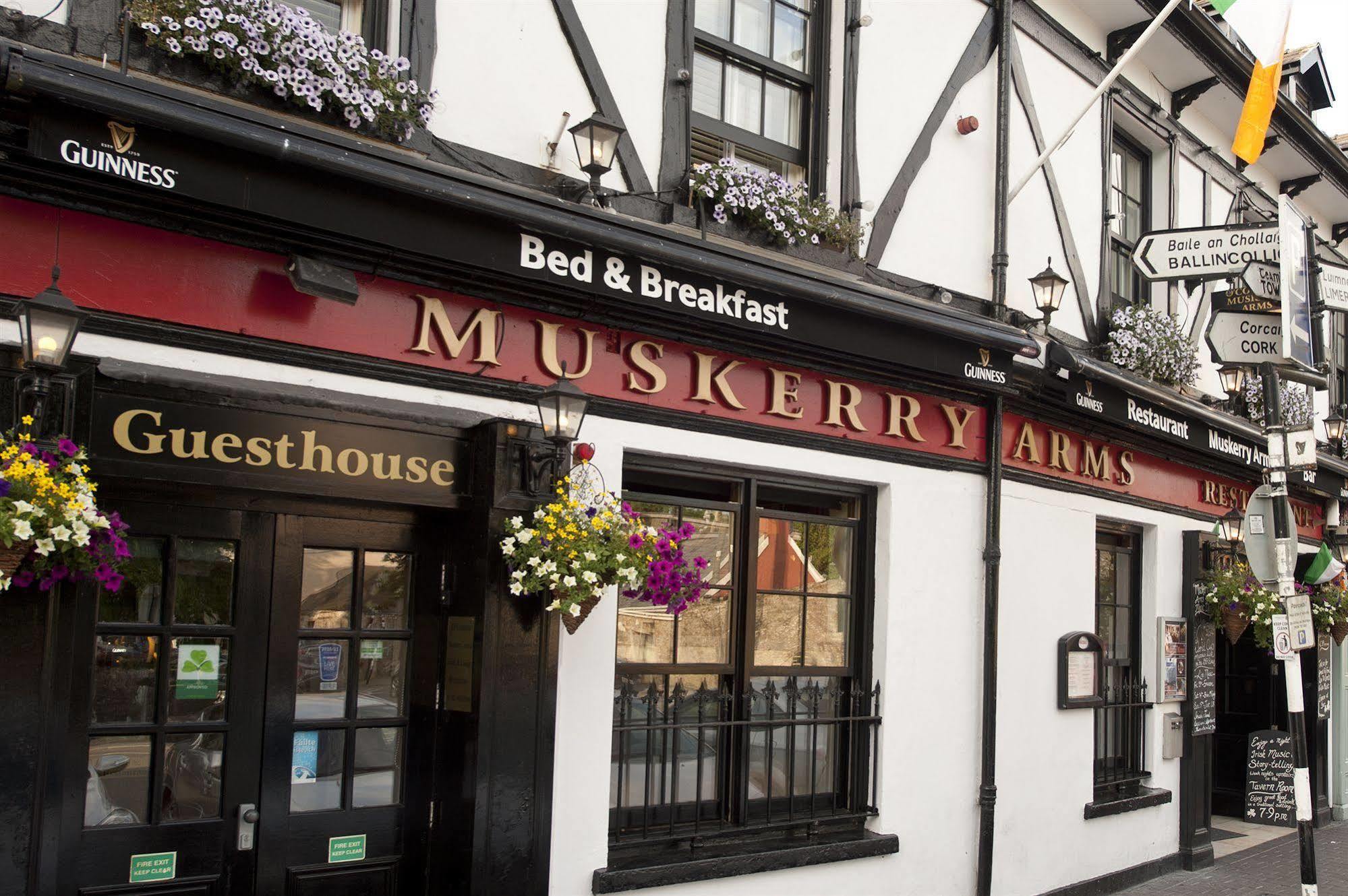Muskerry Arms Bar And B&B Blarney Eksteriør bilde