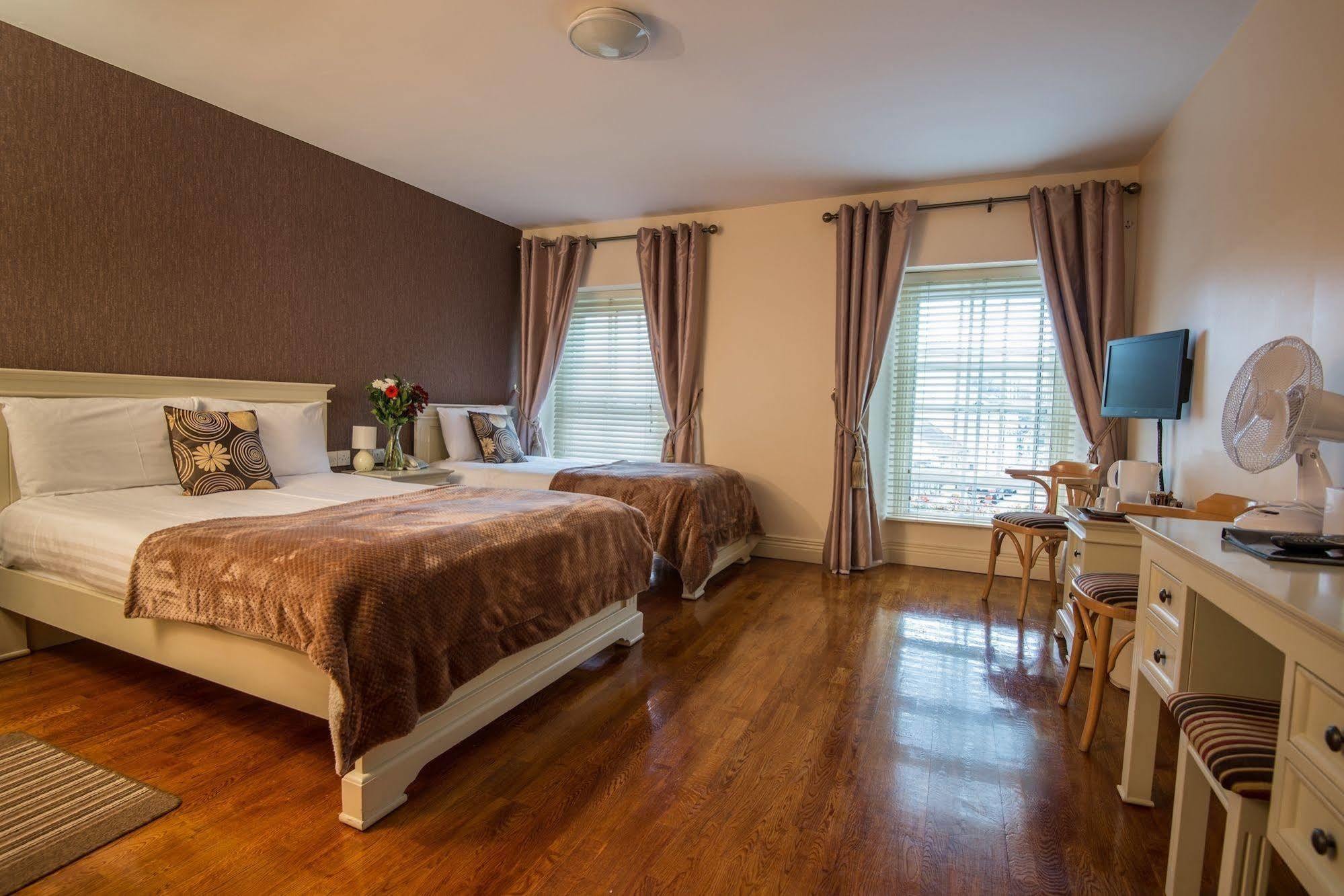Muskerry Arms Bar And B&B Blarney Eksteriør bilde