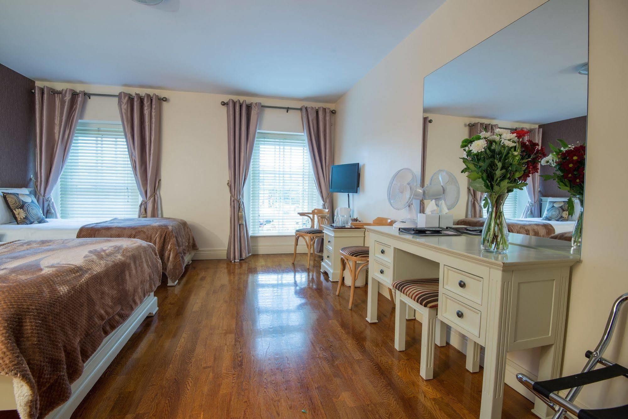 Muskerry Arms Bar And B&B Blarney Eksteriør bilde