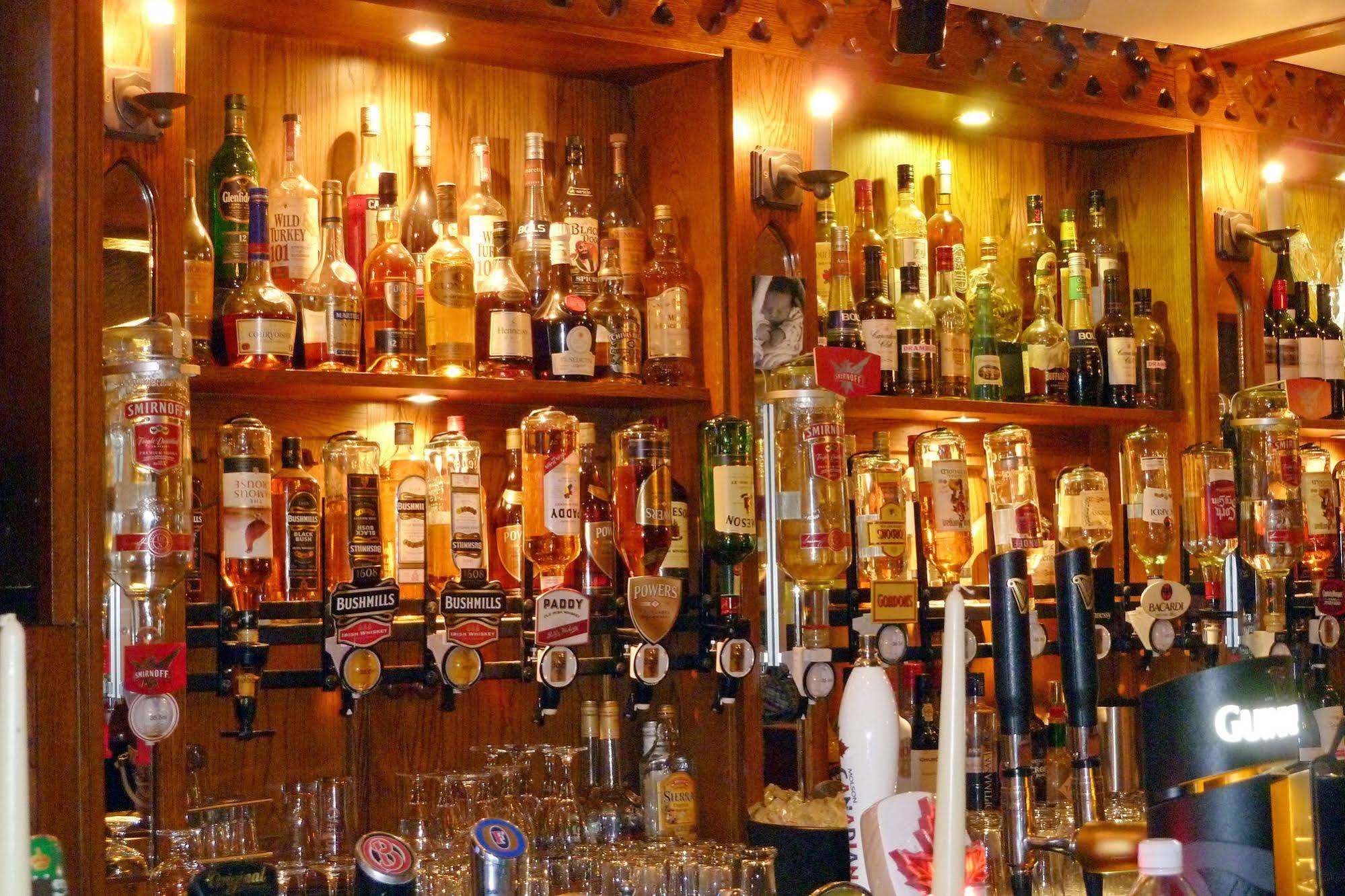Muskerry Arms Bar And B&B Blarney Eksteriør bilde